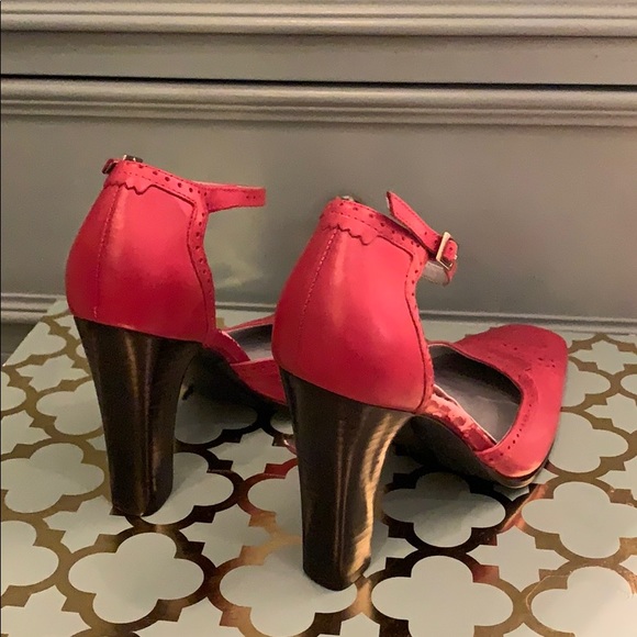 BCBG red heels - Picture 4 of 7